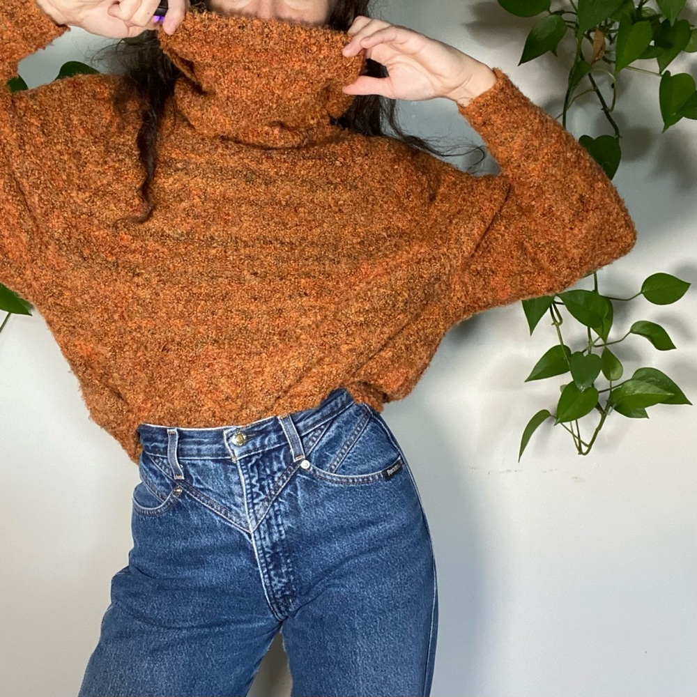 🌹 SOLD 🌹 Fuzzy Knit Pullover Turtleneck Sweater Burnt Orange Size S